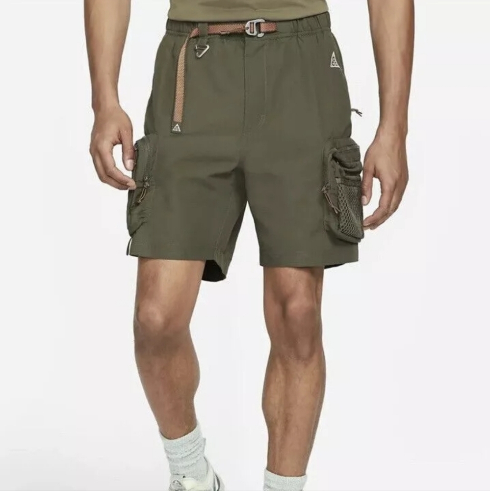 Nike ACG Snowgrass Cargo Shorts, size M